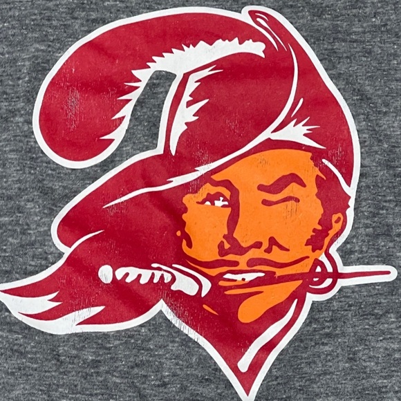 Tampa Bay Buccaneers Retro NFL Football Sports Crewneck Tshirt - Picture 2 of 6